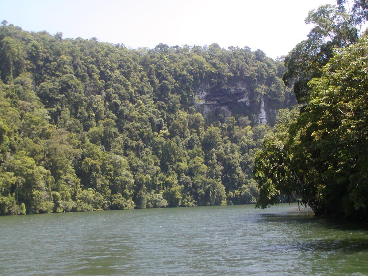 Hotel Kangaroo Y Restaurante Rio Dulce Town Zewnętrze zdjęcie